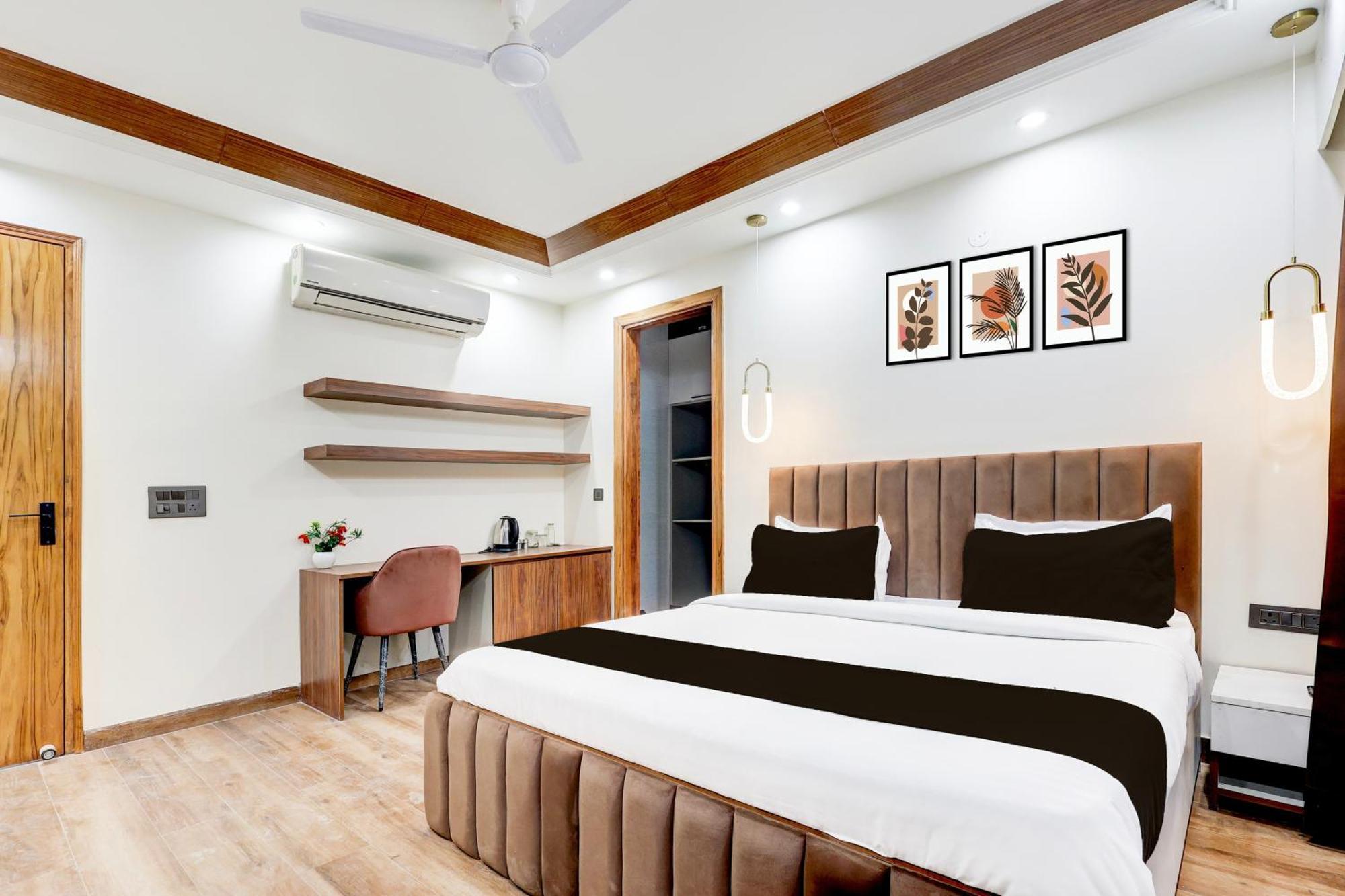 Super Hotel O Sector 43 Gurgaon Eksteriør billede
