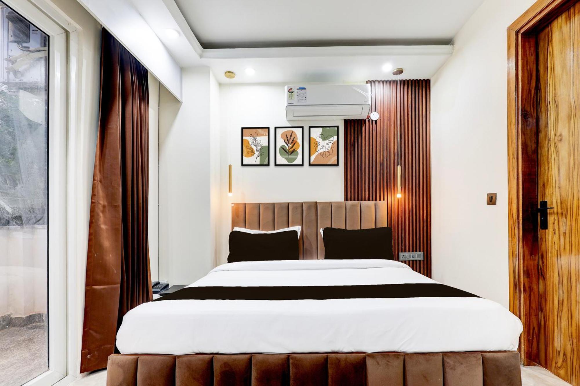 Super Hotel O Sector 43 Gurgaon Eksteriør billede